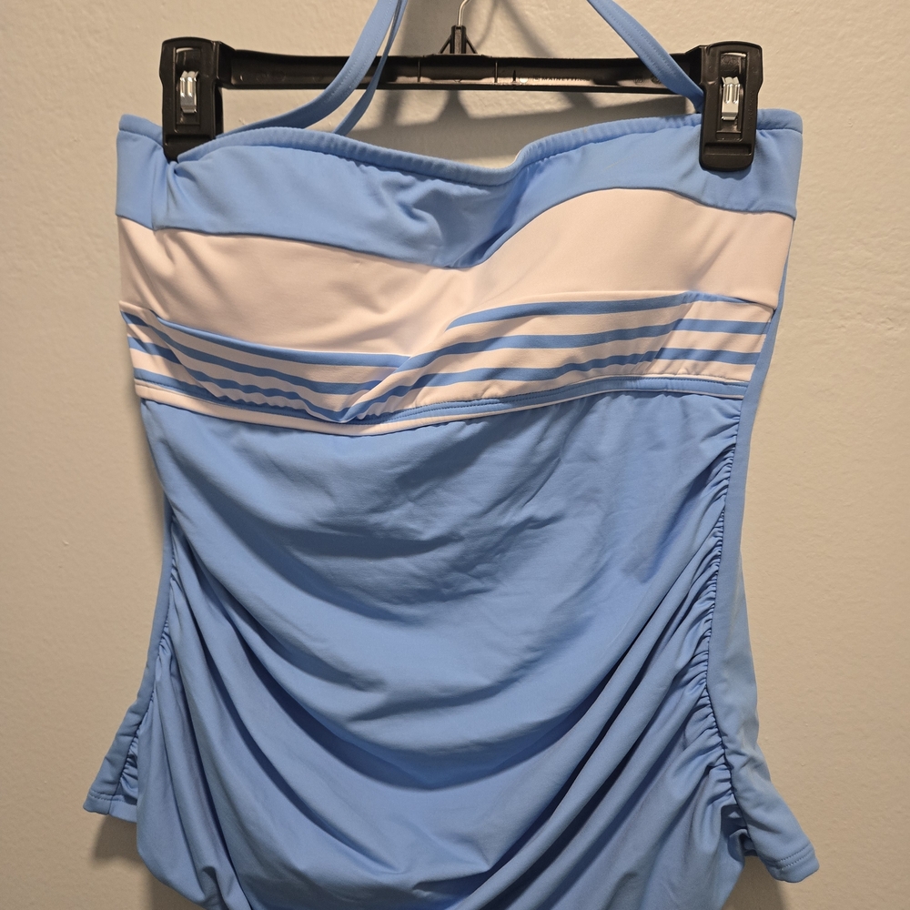 NWOT Bleu Rod Beattie Light Blue and White Tankini Top